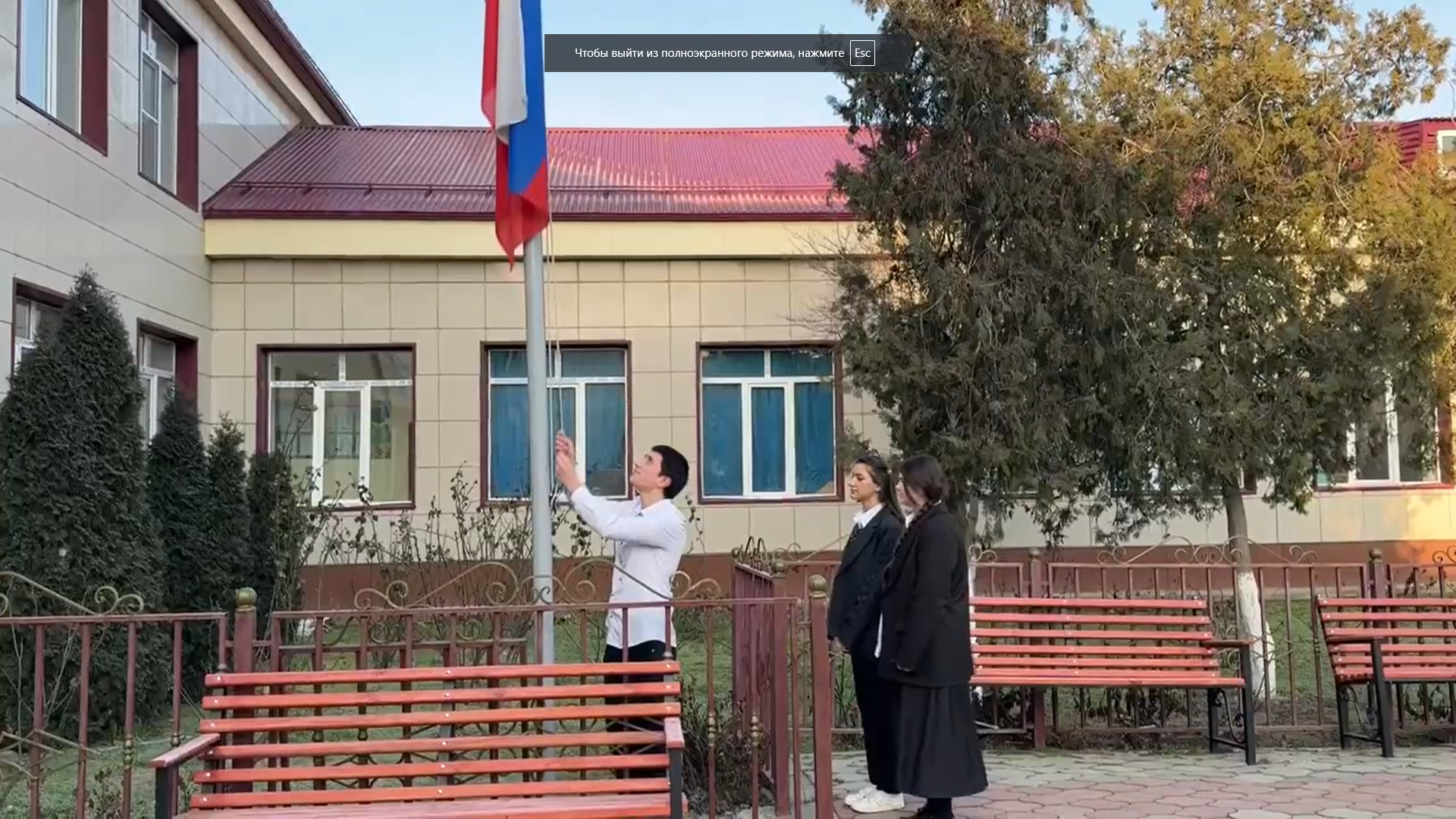 10 февраля в ГКОУ РД «Бабаюртовская СШИ №11» состоялась еженедельная церемония поднятия флага Российской Федерации..