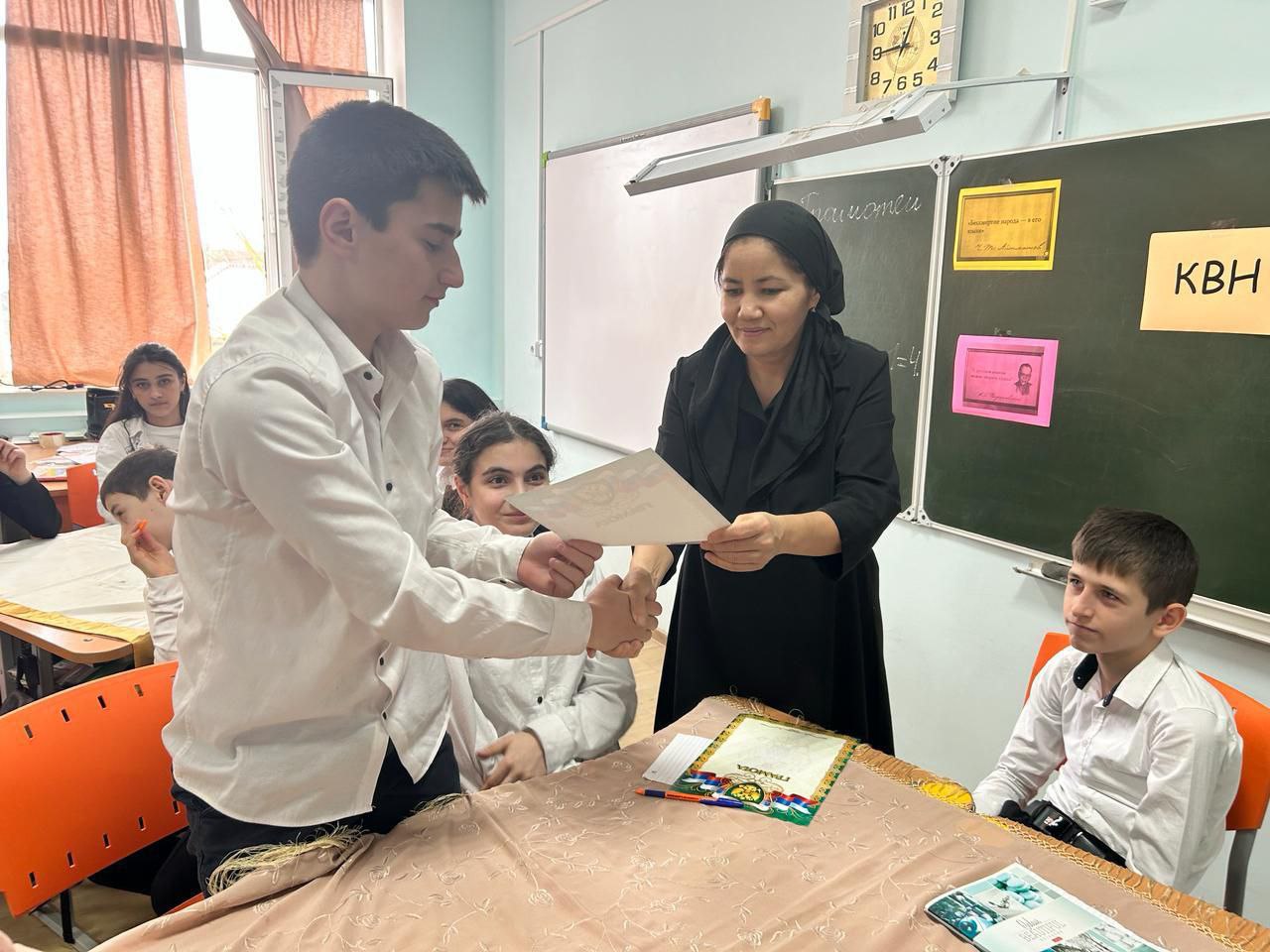 Неделя Декады науки учителями гуманитарного цикла.